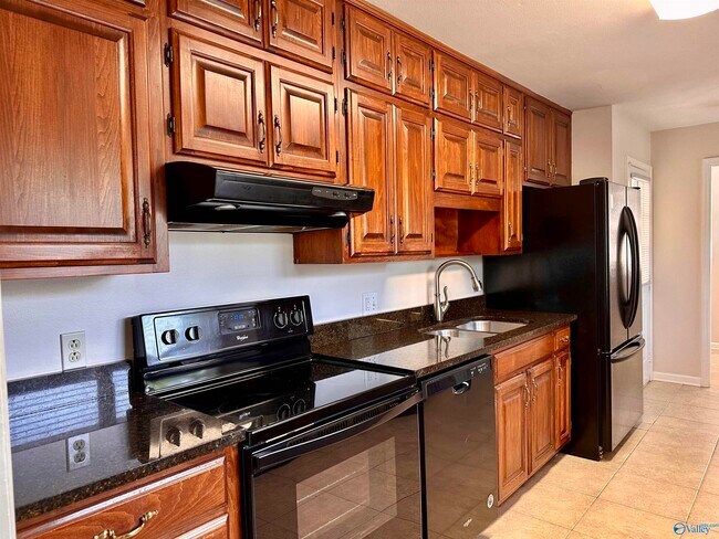 Photo - 213 Wingate Ave SW