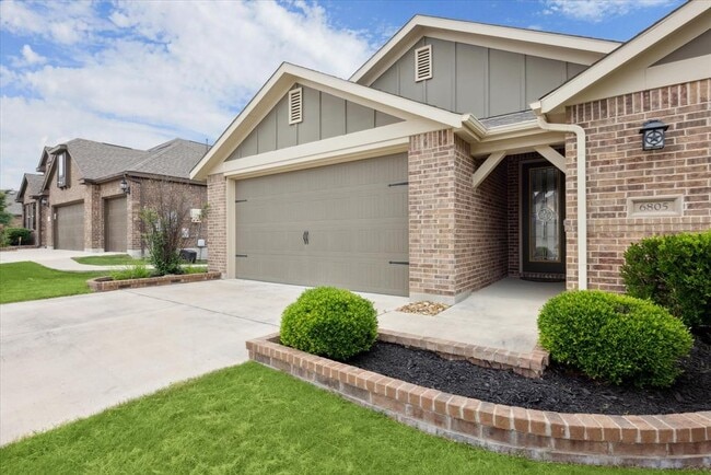 Photo - 6805 Leonardo Dr