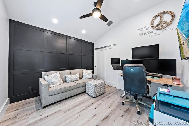 Building Photo - 596 N Cypress Dr