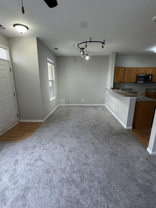 Photo - 309 Springbrook Trail S