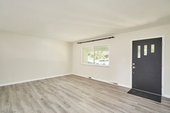 Photo - 432 Mackinaw Ave