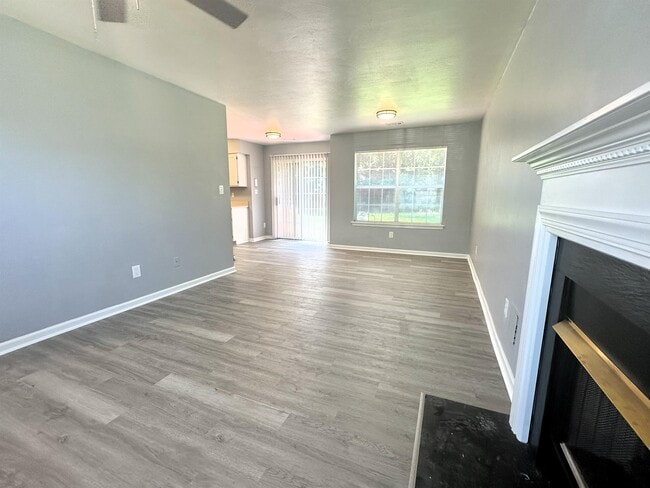 Photo - 234 Jonathans Way