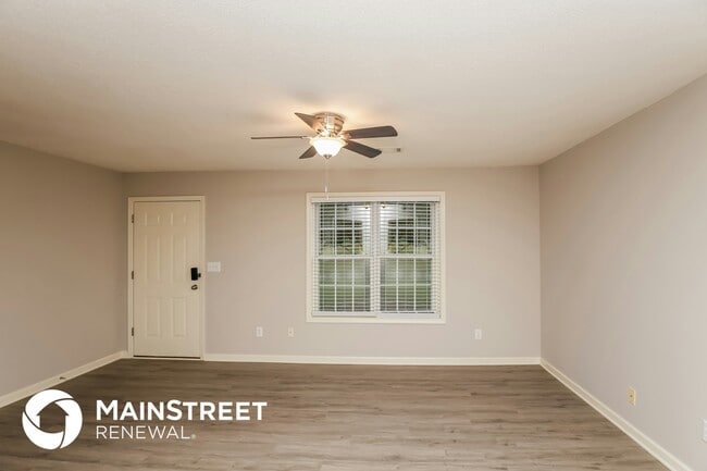 Photo - 360 Southern Trace Dr