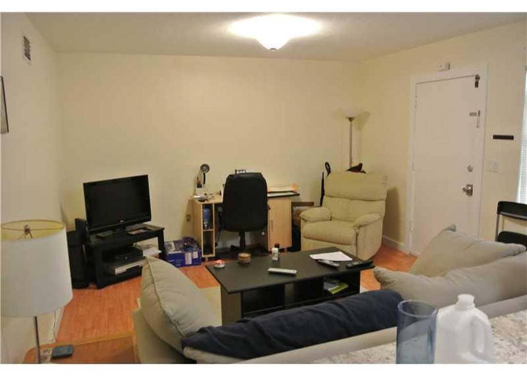 Photo - 3242 Mary St Unit 115
