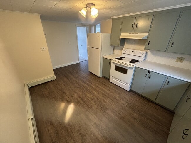 Photo - Bright & Spacious Apartment with Heat Included – Convenient Sanford Location! Unit 3