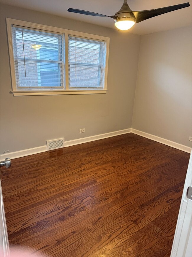 Photo - 5153 S Oak Park Ave