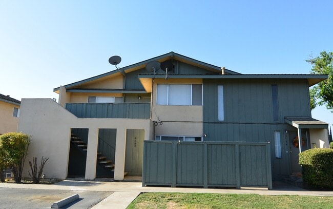 Photo - 2740 S Sallee Ct Unit 2742