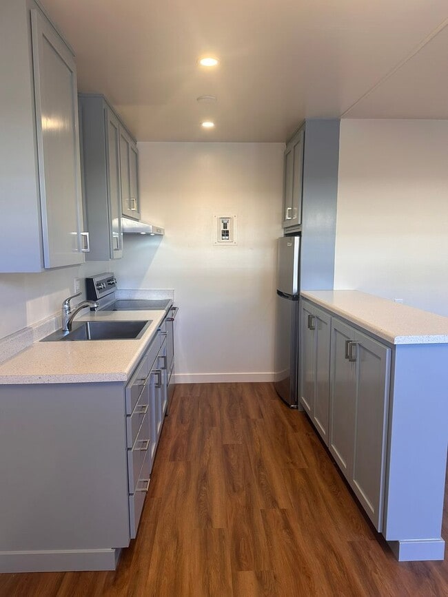 Building Photo - 3285-3285 Beard Rd Unit 3271 Beard Road #3283