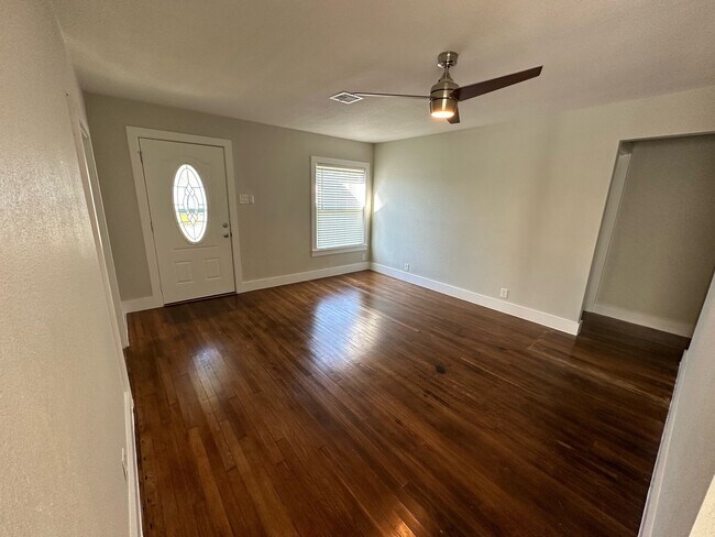 Photo - 5407 Menard Ave