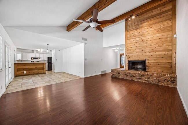 Photo - 1309 Warrington Dr