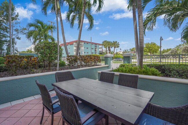 Photo - 2051 SE 3rd St