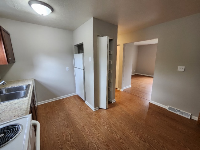 Photo - 2347 Graham Rd Unit 2