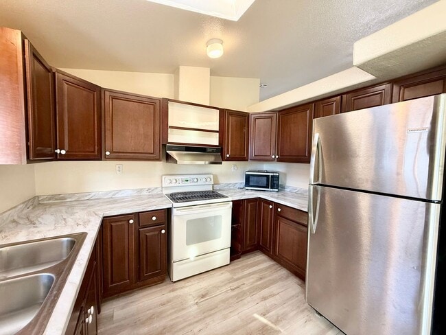 Photo - 3 Bed / 2 Bath Home with Workshop on 0.42 ...