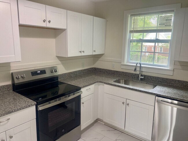 Photo - 903 E Lytle St