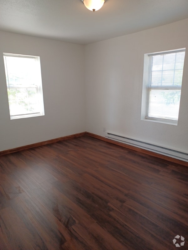 Building Photo - 1221 W Atkinson Ave Rental