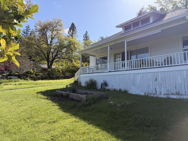 Photo - 227 Meade St