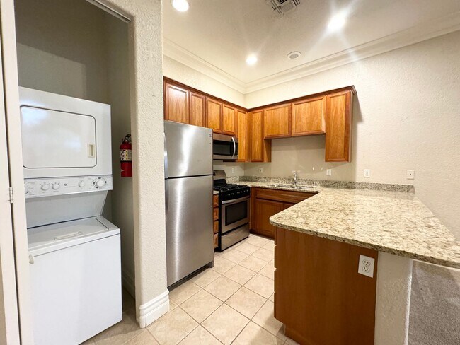 Photo - AVAILABLE NOW!!! DOWNSTAIRS 1 Bedroom 1 Ba...