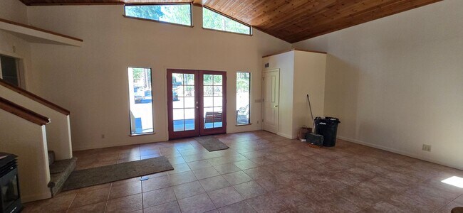 Photo - Spacious 3-bedroom, 2-bath multi-family home Unit F20183  B