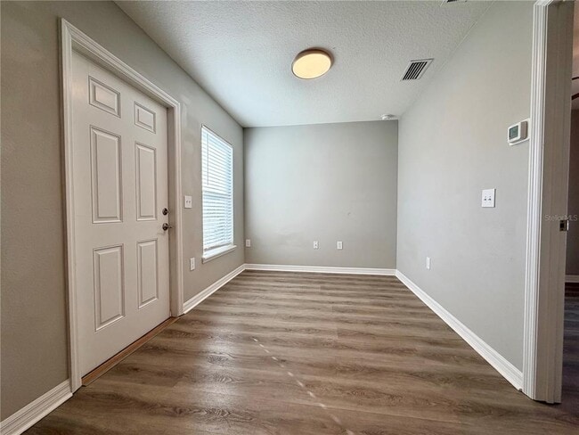 Photo - 1210 Ave Z SE