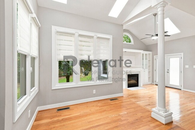 Photo - 6000 Sedgefield Rd