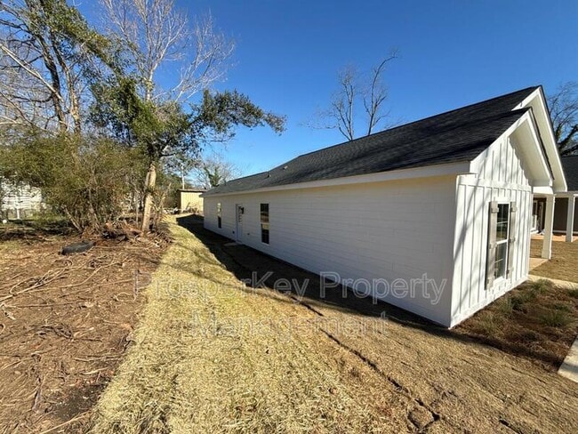 Photo - 405 E Chappell St