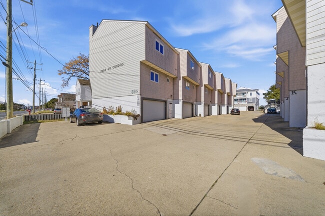 Photo - 824 W Ocean View Ave