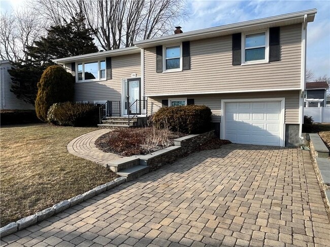 Photo - 35 Namquid Dr