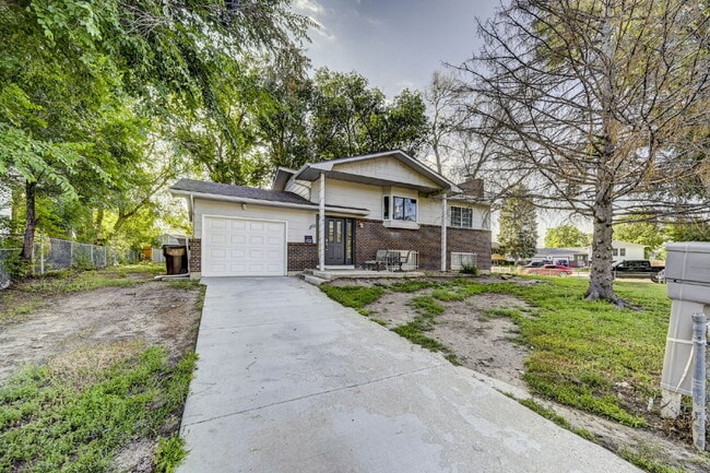 Photo - Charming 4-Bed Home with Bonus Room, Firep...