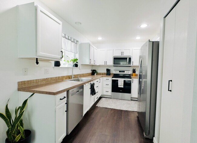 Photo - Spacious 3-Bed, 2.5-Bath Townhome in Prime Puyallup Location