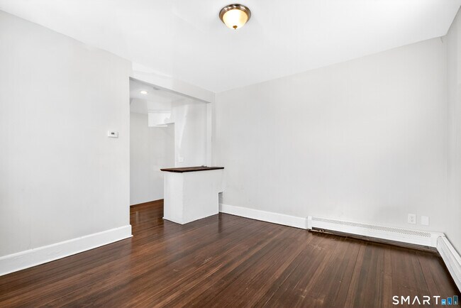 Photo - 380 Gurdon St Unit 1