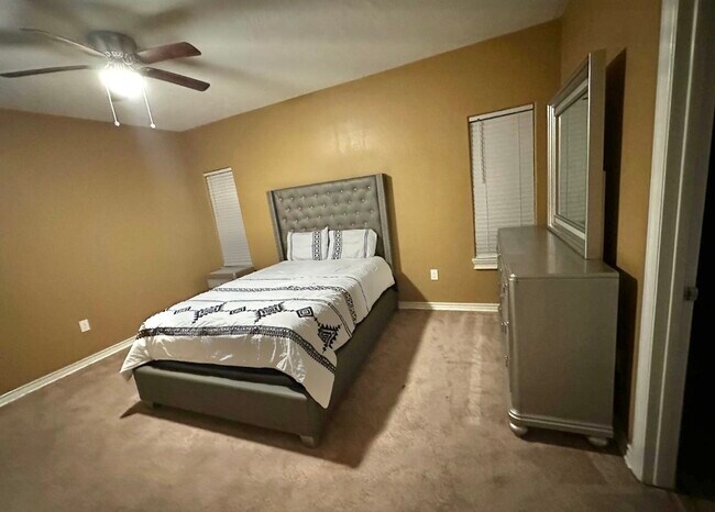 Photo - 2734 Duncan Dr