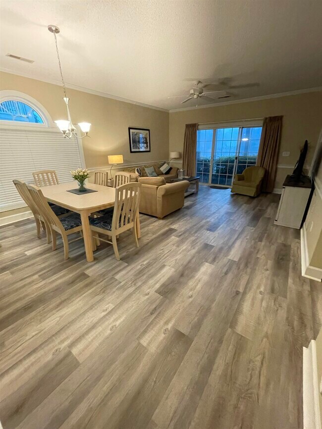 Photo - 702 Riverwalk Dr