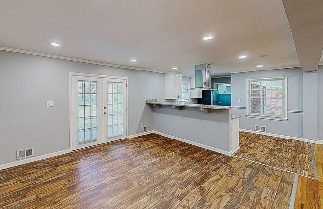 Photo - 1769 Timothy Dr SW