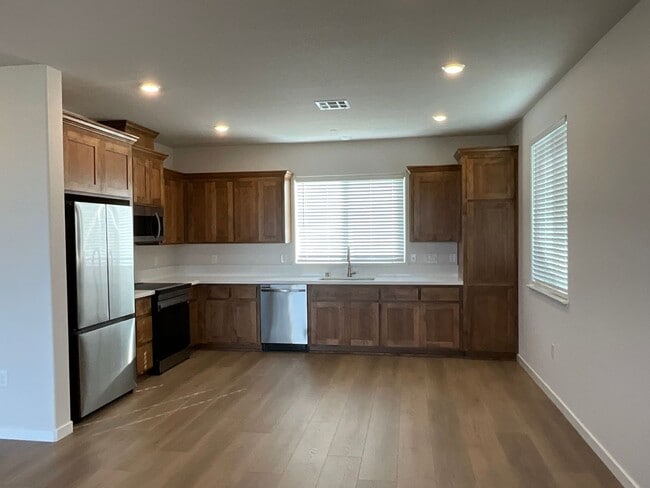 Photo - STUNNING BRAND NEW 3 BEDROOM HOME IN W. ROSEVILLE!!