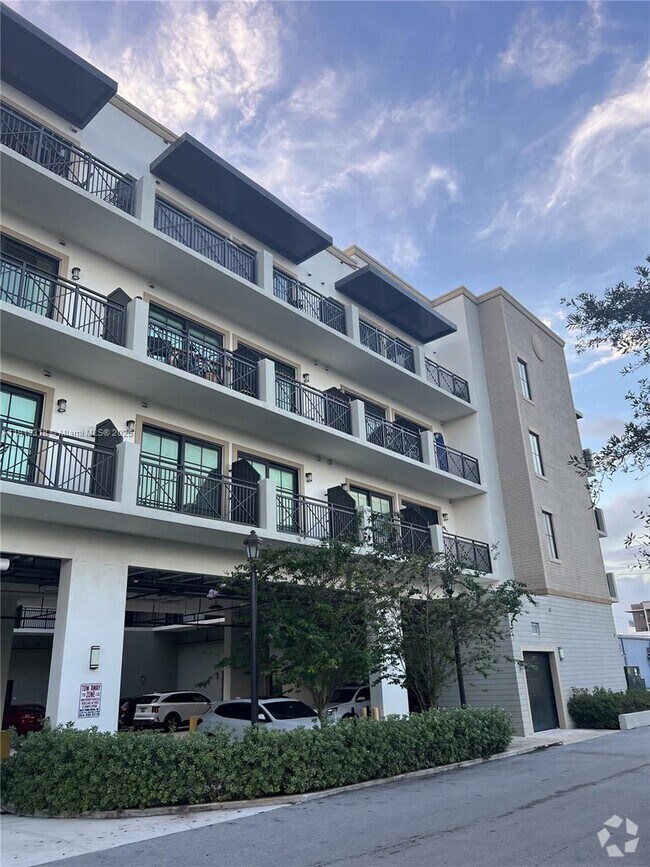 Building Photo - 4100 SW 64th Ave Unit 406 Rental