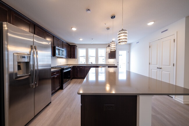 Photo - 5885 156th St W