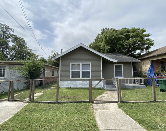 Building Photo - 1422 Hays St Rental