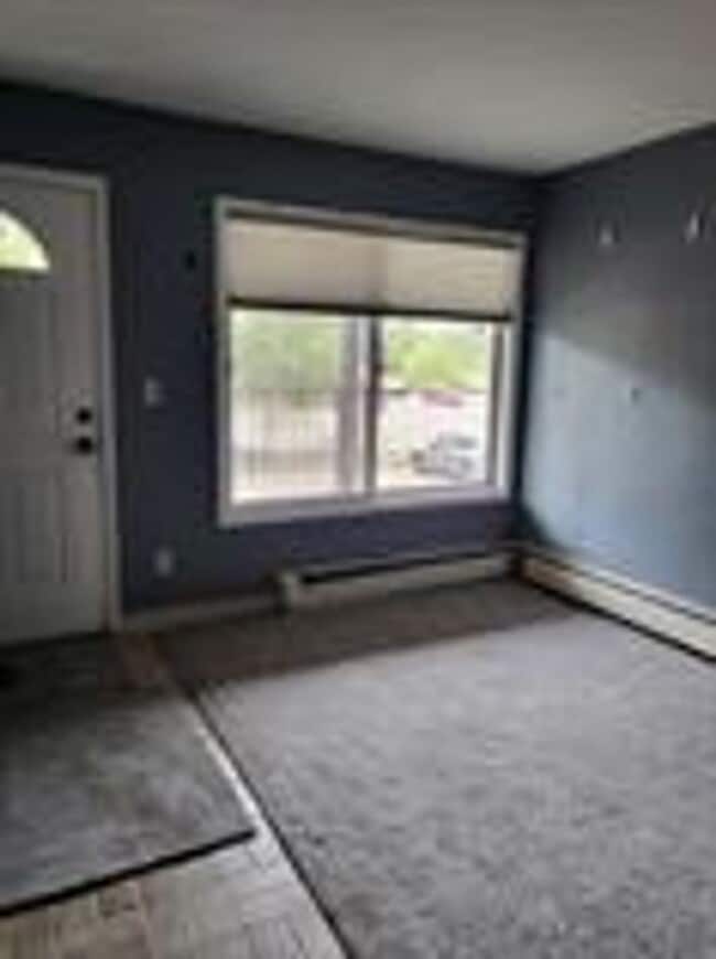 Photo - 326 N Main St