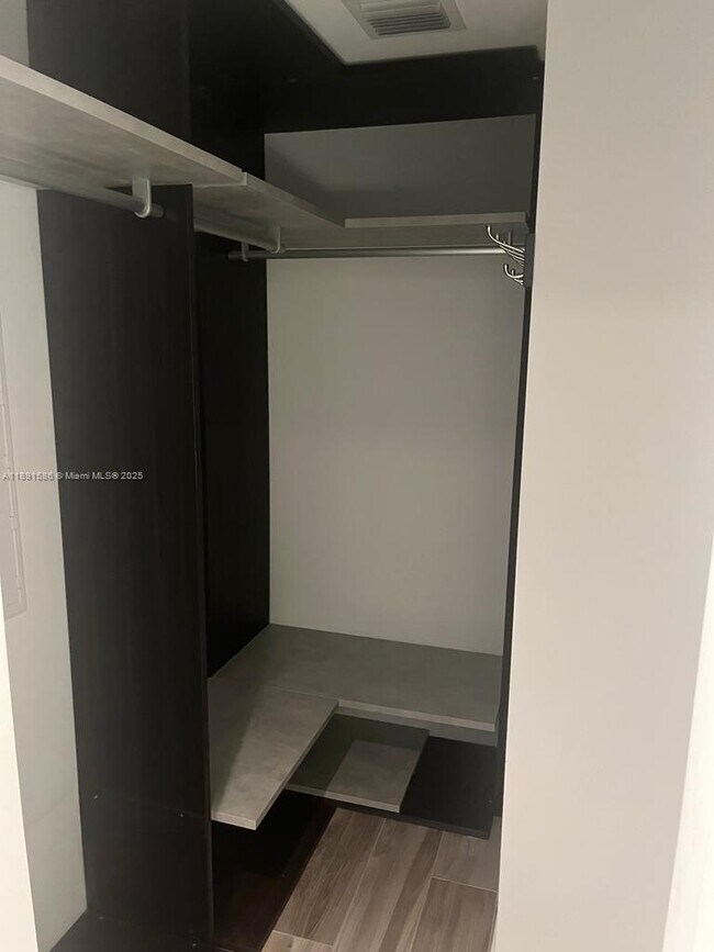 Photo - 801 S Miami Ave Unidad 4502