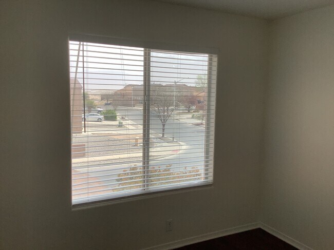 Photo - 1833 Chicoma Rd NE