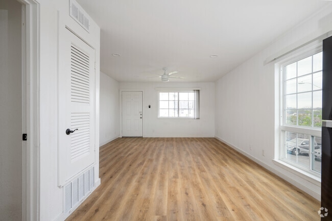 2BR, 2BA - 867
