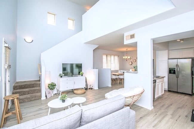 2402 E 5th St Unit 1618