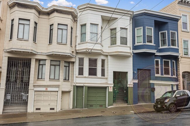 Building Photo - 1640-1642 Leavenworth Street Unit 1642