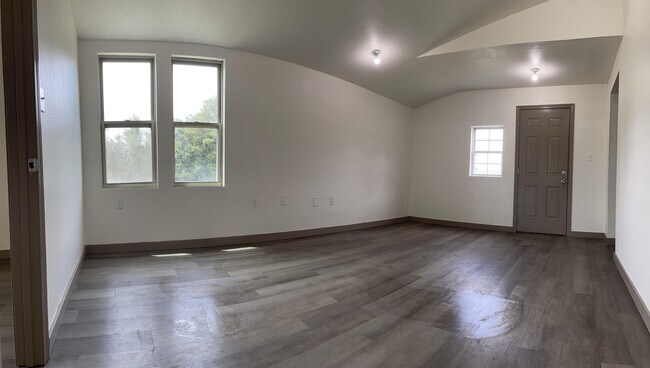 Photo - 2313 Vineyard Creek Rd Unit Shop