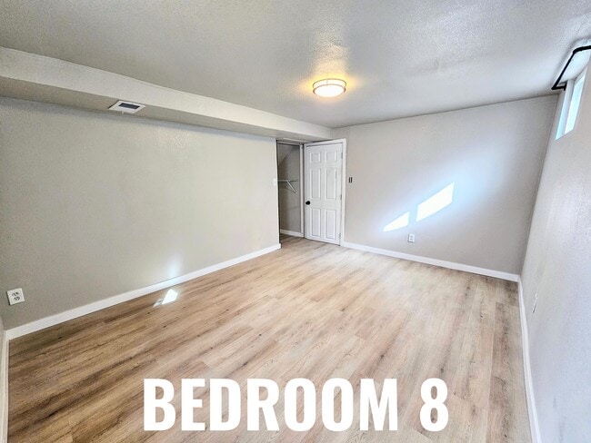 Photo - 9210 Meade St