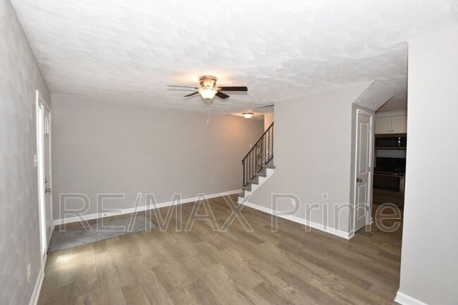 Photo - 1324 W 38th St