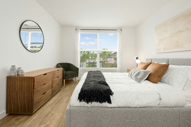 Building Photo - Ltd. Findlay Rental