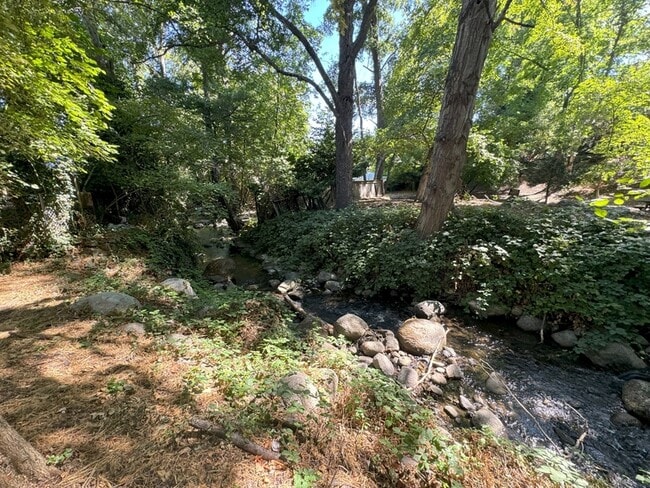 Photo - 16 Van Ness Ave