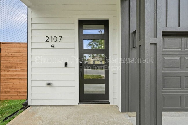 Photo - 2107 Esther Dr Unit A