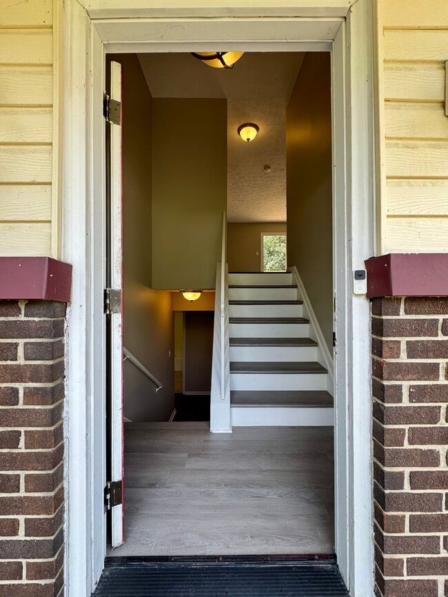 Photo - 7067 Darnell St